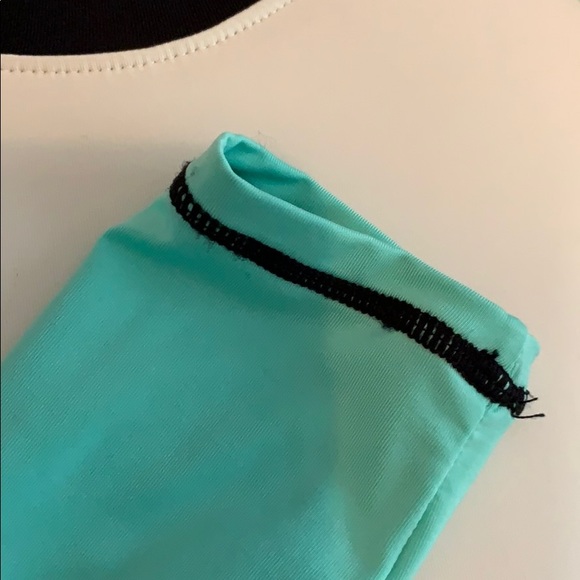 Volcom Rash Guard - Picture 6 of 8